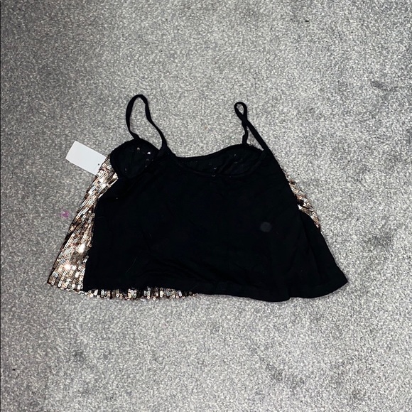 NWT Gold Sequins Flowy Crop Top - Picture 2 of 2